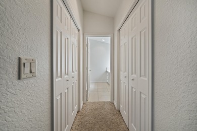 *MOTIVATED SELLER* Live the Florida lifestyle in this inviting on Hobe Sound Golf Club in Florida - for sale on GolfHomes.com, golf home, golf lot