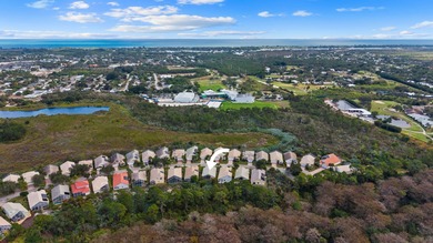 *MOTIVATED SELLER* Live the Florida lifestyle in this inviting on Hobe Sound Golf Club in Florida - for sale on GolfHomes.com, golf home, golf lot