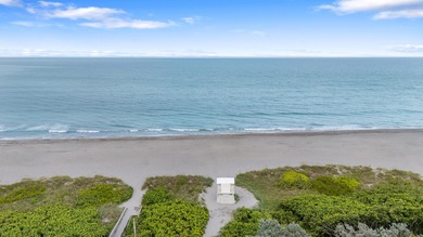 *MOTIVATED SELLER* Live the Florida lifestyle in this inviting on Hobe Sound Golf Club in Florida - for sale on GolfHomes.com, golf home, golf lot