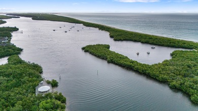 *MOTIVATED SELLER* Live the Florida lifestyle in this inviting on Hobe Sound Golf Club in Florida - for sale on GolfHomes.com, golf home, golf lot