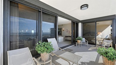 Under contract-accepting backup offers. Island paradise behind on Links on Longboat Golf Club in Florida - for sale on GolfHomes.com, golf home, golf lot