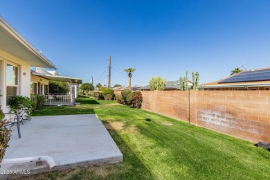 Look no further! This charming 2-bedroom townhome in the 55+ Sun on Sun City South Golf Course in Arizona - for sale on GolfHomes.com, golf home, golf lot