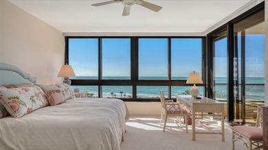 Under contract-accepting backup offers. Island paradise behind on Links on Longboat Golf Club in Florida - for sale on GolfHomes.com, golf home, golf lot