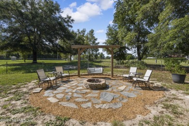 Welcome home to like new construction on the golf course! on Keystone Heights Golf and Country Club in Florida - for sale on GolfHomes.com, golf home, golf lot