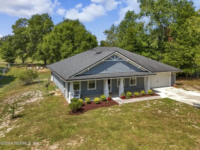 Welcome home to like new construction on the golf course! on Keystone Heights Golf and Country Club in Florida - for sale on GolfHomes.com, golf home, golf lot