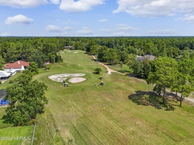 Welcome home to like new construction on the golf course! on Keystone Heights Golf and Country Club in Florida - for sale on GolfHomes.com, golf home, golf lot