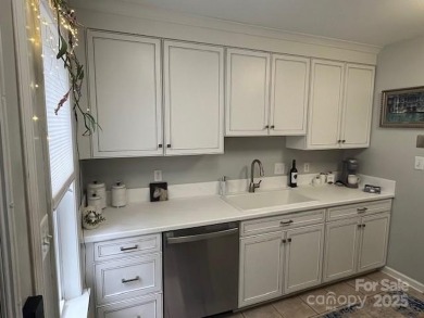 Highly sought after walkable Birkdale Village! Fun walk to on Birkdale Golf Club in North Carolina - for sale on GolfHomes.com, golf home, golf lot