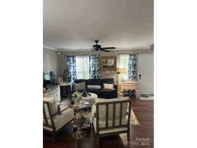 Highly sought after walkable Birkdale Village! Fun walk to on Birkdale Golf Club in North Carolina - for sale on GolfHomes.com, golf home, golf lot