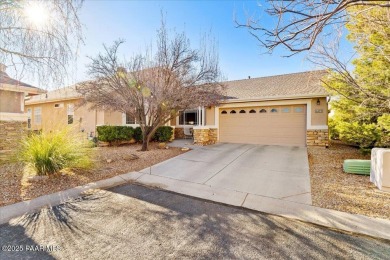 Beautifully maintained, Move-In Ready 2 bedroom + Den, 2 bath, 1 on Prescott Lakes Golf and Country Club in Arizona - for sale on GolfHomes.com, golf home, golf lot