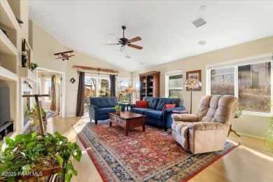 Beautifully maintained, Move-In Ready 2 bedroom + Den, 2 bath, 1 on Prescott Lakes Golf and Country Club in Arizona - for sale on GolfHomes.com, golf home, golf lot