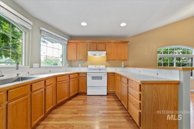 SINGLE LEVEL CHARMER situated within a highly desirable central on Centennial Golf Course in Idaho - for sale on GolfHomes.com, golf home, golf lot