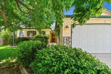 SINGLE LEVEL CHARMER situated within a highly desirable central on Centennial Golf Course in Idaho - for sale on GolfHomes.com, golf home, golf lot