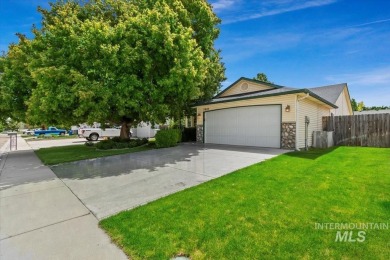 SINGLE LEVEL CHARMER situated within a highly desirable central on Centennial Golf Course in Idaho - for sale on GolfHomes.com, golf home, golf lot