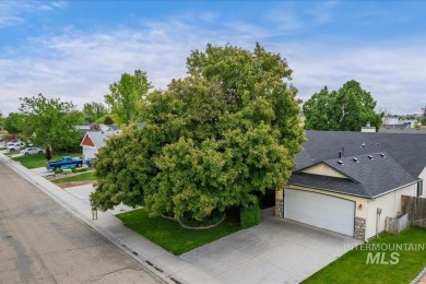 SINGLE LEVEL CHARMER situated within a highly desirable central on Centennial Golf Course in Idaho - for sale on GolfHomes.com, golf home, golf lot