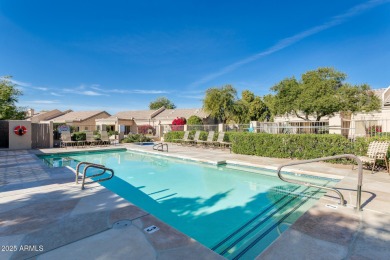 Remodeled townhome in Westbrook Village! 2 beds, 2 baths with on Westbrook Village Golf Club in Arizona - for sale on GolfHomes.com, golf home, golf lot
