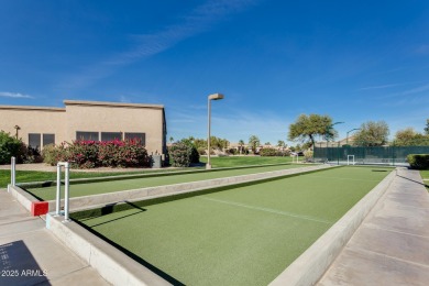 Remodeled townhome in Westbrook Village! 2 beds, 2 baths with on Westbrook Village Golf Club in Arizona - for sale on GolfHomes.com, golf home, golf lot