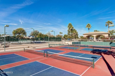 Remodeled townhome in Westbrook Village! 2 beds, 2 baths with on Westbrook Village Golf Club in Arizona - for sale on GolfHomes.com, golf home, golf lot