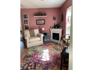 Looking for a Goldilocks Villa - not too big and not too small - on Meadow Oaks Golf and Country Club in Florida - for sale on GolfHomes.com, golf home, golf lot