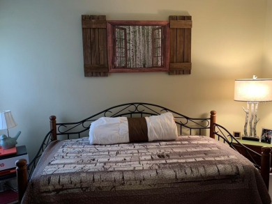 Looking for a Goldilocks Villa - not too big and not too small - on Meadow Oaks Golf and Country Club in Florida - for sale on GolfHomes.com, golf home, golf lot