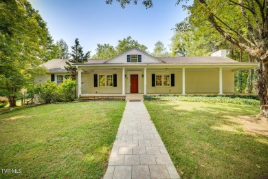 Welcome to 801 Ridgecrest Road, an idyllic, one-level, 4 bedroom on Pine Oaks Golf Club in Tennessee - for sale on GolfHomes.com, golf home, golf lot