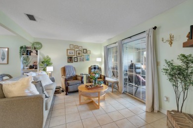 This adorable townhouse is in the most convenient location to on Hilaman Park Golf Course in Florida - for sale on GolfHomes.com, golf home, golf lot