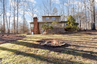 This 3 bedroom & 4 bathroom home features beautiful 2 story on Deep Springs Country Club, Inc. in North Carolina - for sale on GolfHomes.com, golf home, golf lot