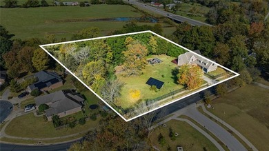 Discover the perfect mix of comfort, space, and country charm in on Fayetteville Country Club in Arkansas - for sale on GolfHomes.com, golf home, golf lot