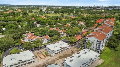 Amazing 3B/2B condo in the gated community of Vizcaya! Enjoy on Oaks Country Club in Florida - for sale on GolfHomes.com, golf home, golf lot