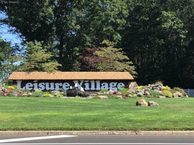 Spacious, Updated Condo in Leisure Village - 55+ and older on Leisure Village Golf Course in New York - for sale on GolfHomes.com, golf home, golf lot