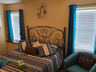 THIS PALM HARBOR 3/2 SPLIT PLAN FEATURES OVER 1300 SQ FT AND HAS on Southport Springs Golf Club in Florida - for sale on GolfHomes.com, golf home, golf lot