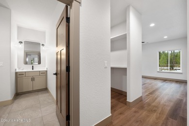 MOVE IN READY! The Radiant floor plan offers 2,014 sq ft of on Stoneridge Golf Club in Idaho - for sale on GolfHomes.com, golf home, golf lot