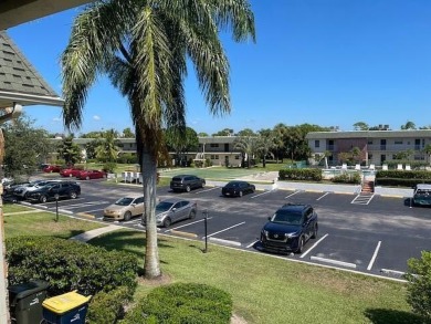 Welcome To Stuart, Florida, Perfect Location! 2 Bed 2 Bath 2nd on Monterey Yacht and Country Club in Florida - for sale on GolfHomes.com, golf home, golf lot