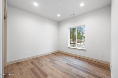 MOVE IN READY! The Radiant floor plan offers 2,014 sq ft of on Stoneridge Golf Club in Idaho - for sale on GolfHomes.com, golf home, golf lot