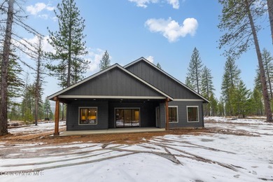MOVE IN READY! The Radiant floor plan offers 2,014 sq ft of on Stoneridge Golf Club in Idaho - for sale on GolfHomes.com, golf home, golf lot