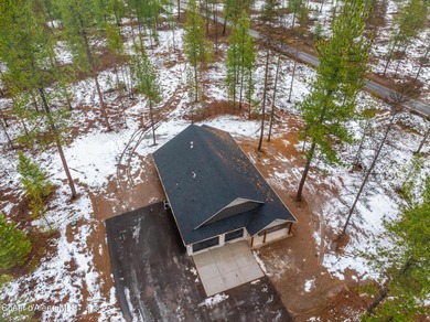 MOVE IN READY! The Radiant floor plan offers 2,014 sq ft of on Stoneridge Golf Club in Idaho - for sale on GolfHomes.com, golf home, golf lot