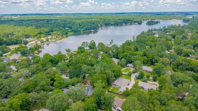Lovely home close to park and swimming pool, offering a great on Hide-A-Way Lake Golf Course in Texas - for sale on GolfHomes.com, golf home, golf lot