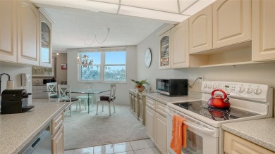 This two-bedroom, two bathroom unit in Privateer South has 1,409 on Links on Longboat Golf Club in Florida - for sale on GolfHomes.com, golf home, golf lot