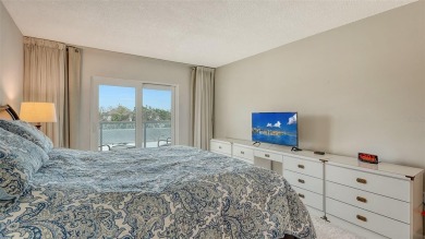 This two-bedroom, two bathroom unit in Privateer South has 1,409 on Links on Longboat Golf Club in Florida - for sale on GolfHomes.com, golf home, golf lot