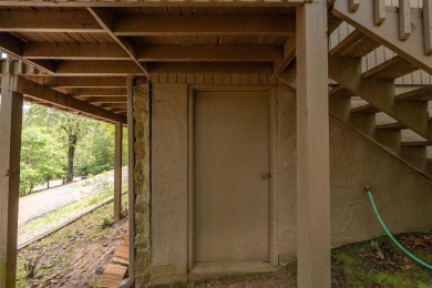 Look no further for your home away from home!! This beautiful on Red Apple Inn and Country Club in Arkansas - for sale on GolfHomes.com, golf home, golf lot