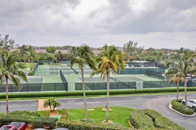 Ultimate coastal lifestyle, breathtaking views of the ocean on Jupiter Dunes Golf Course in Florida - for sale on GolfHomes.com, golf home, golf lot