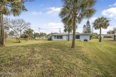 SELLER WILL CONSIDER OWNER FINANCING. Charming 3 bedroom, 3 bath on Oceanside Country Club in Florida - for sale on GolfHomes.com, golf home, golf lot