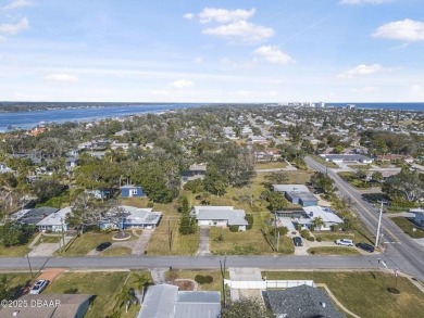 SELLER WILL CONSIDER OWNER FINANCING. Charming 3 bedroom, 3 bath on Oceanside Country Club in Florida - for sale on GolfHomes.com, golf home, golf lot