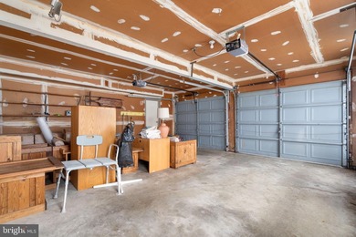 Welcome to this lovingly maintained, corner lot located on National Golf Club At Tantallon in Maryland - for sale on GolfHomes.com, golf home, golf lot