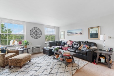 Welcome to this charming 2-bedroom, 1-bath unit in the on Shaker Heights Country Club in Ohio - for sale on GolfHomes.com, golf home, golf lot
