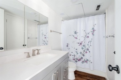Fabulous UPDATED one-story condo in excellent far North on Prestonwood Country Club - Dallas County in Texas - for sale on GolfHomes.com, golf home, golf lot
