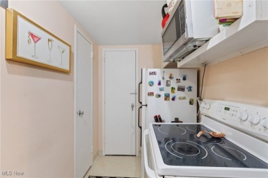 Welcome to this charming 2-bedroom, 1-bath unit in the on Shaker Heights Country Club in Ohio - for sale on GolfHomes.com, golf home, golf lot