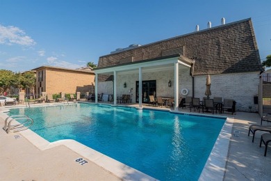 Fabulous UPDATED one-story condo in excellent far North on Prestonwood Country Club - Dallas County in Texas - for sale on GolfHomes.com, golf home, golf lot