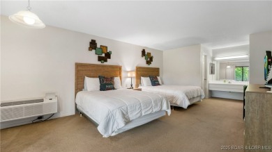 Exceptional Value with this Resort Home in Tan-Tar-A Estates! on The Oaks Golf Course in Missouri - for sale on GolfHomes.com, golf home, golf lot