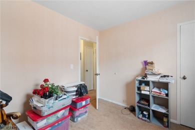 Welcome to this charming 2-bedroom, 1-bath unit in the on Shaker Heights Country Club in Ohio - for sale on GolfHomes.com, golf home, golf lot
