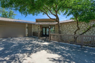 Wonderful lake home set up perfectly for family & friends. A 4/4 on Slick Rock Golf Course - Horseshoe Bay in Texas - for sale on GolfHomes.com, golf home, golf lot